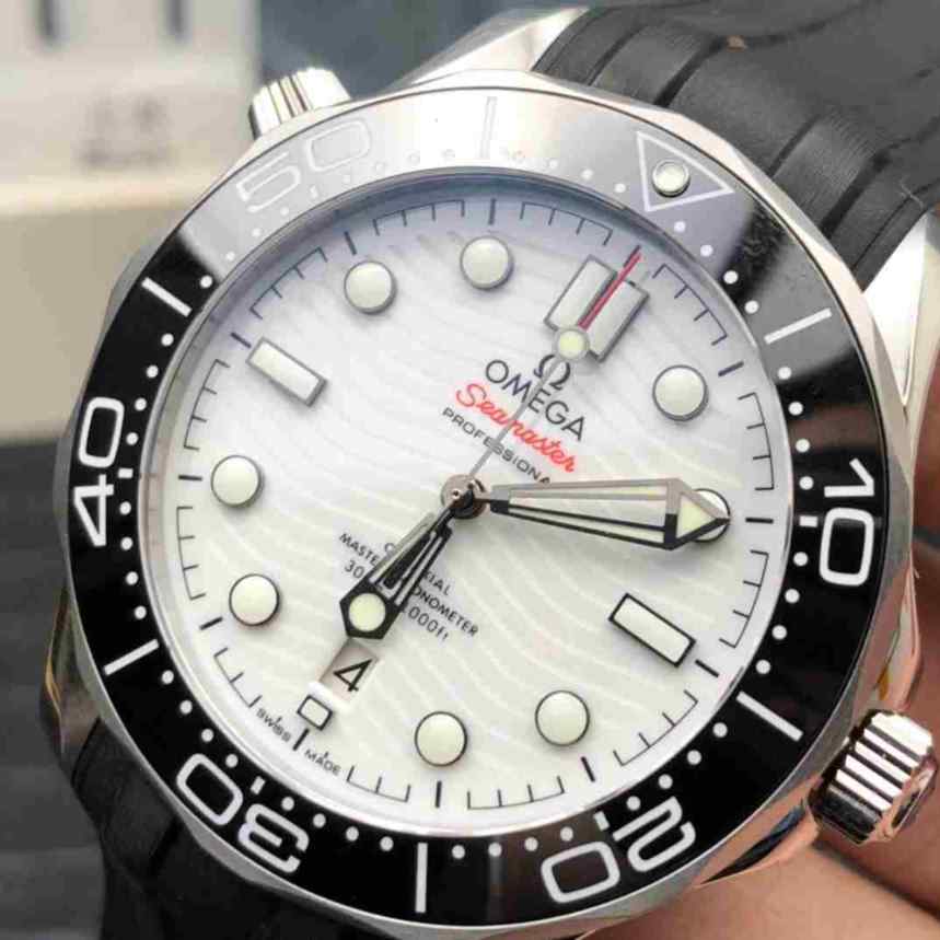 VS厂新海马300M熊猫色_VS自产8800机芯_不用担心打脸的版本