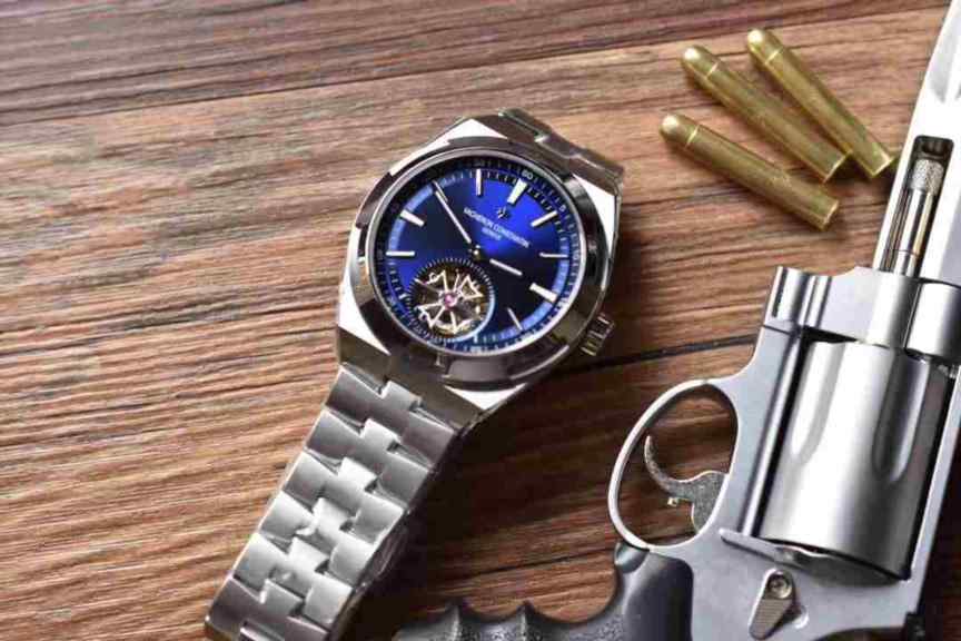 8f厂江诗丹顿纵横四海陀飞轮_这款腕表的直径为42.5毫米_表面光泽饱满温润