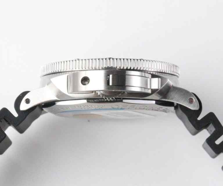 vs 沛纳海PAM00682-细节图6