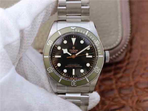 ZF厂帝舵启承碧湾系列_腕表尺寸41mmX13mm_相似度可达95%_效果直逼正品