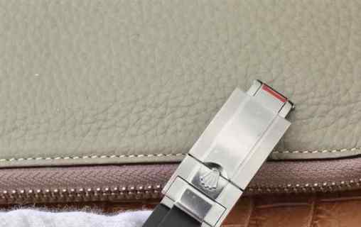 高仿迪通拿型男表-细节图6