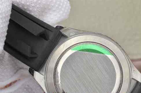 高仿迪通拿型男表-细节图5