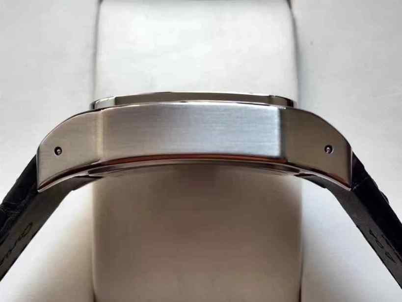 V6厂卡地亚山度士桑托斯_W20106X8方型机械男表_2824机芯_44.2x35.6MM