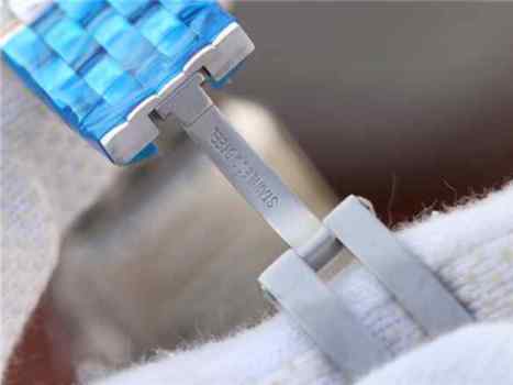 GF厂卡地亚猎豹_女士石英女表_瑞士朗达石英机芯_直径27x37mm