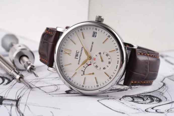 柏涛菲诺月相ai_意大利牛皮_自动上链_密底_蓝宝石镜面_最新