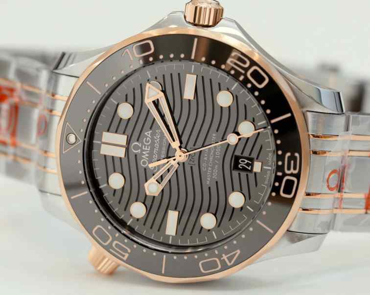 高仿欧米茄海马300间金款-细节图4