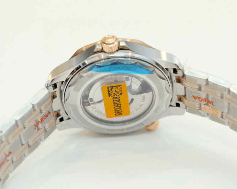 高仿欧米茄海马300间金款-细节图6