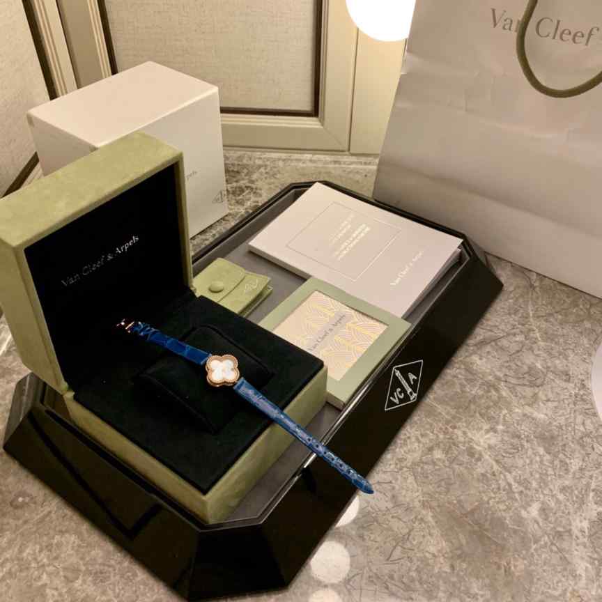 梵克雅宝女表复刻表-细节图1