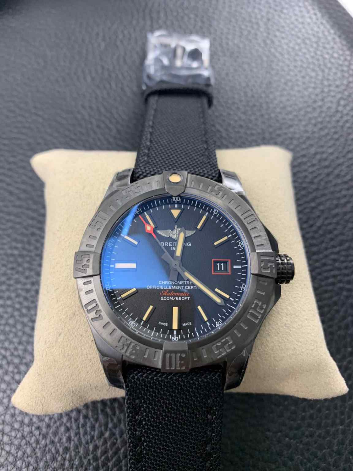 TW黑鸟侦探机_复仇者系列_38mm_蓝宝石镜面_自动上链_瑞机sw200